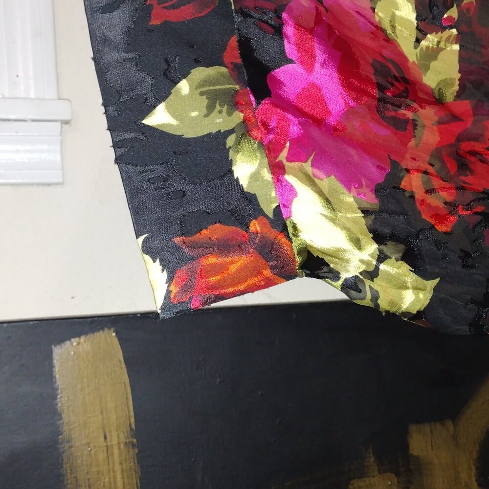 Robe - Picture 3 of 4